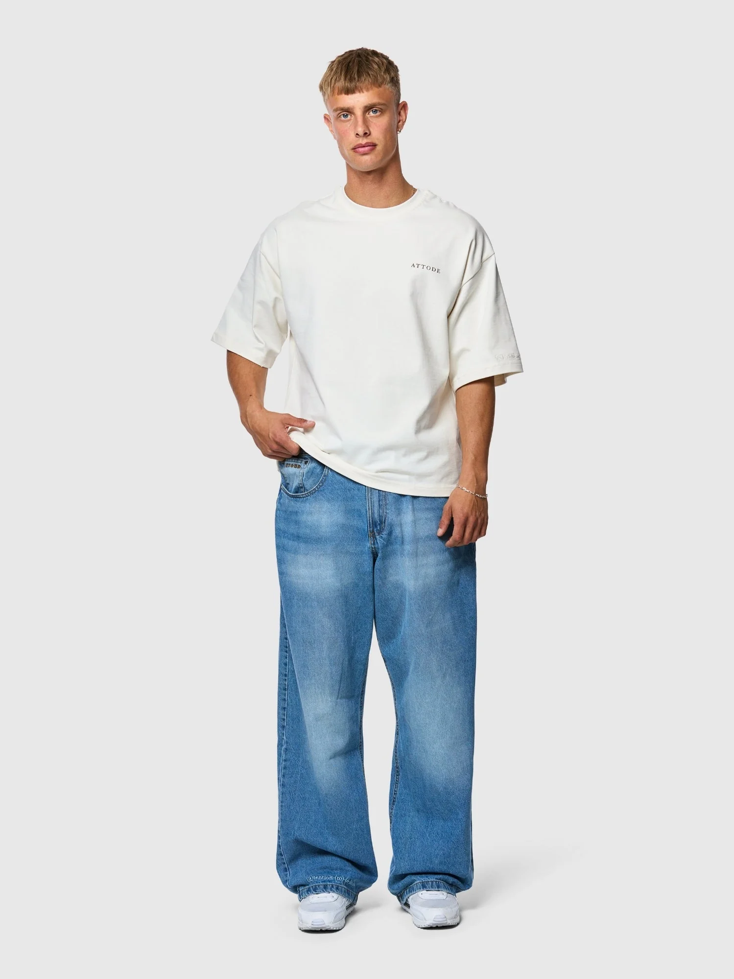 Graphic T-shirt Off White - Image 3