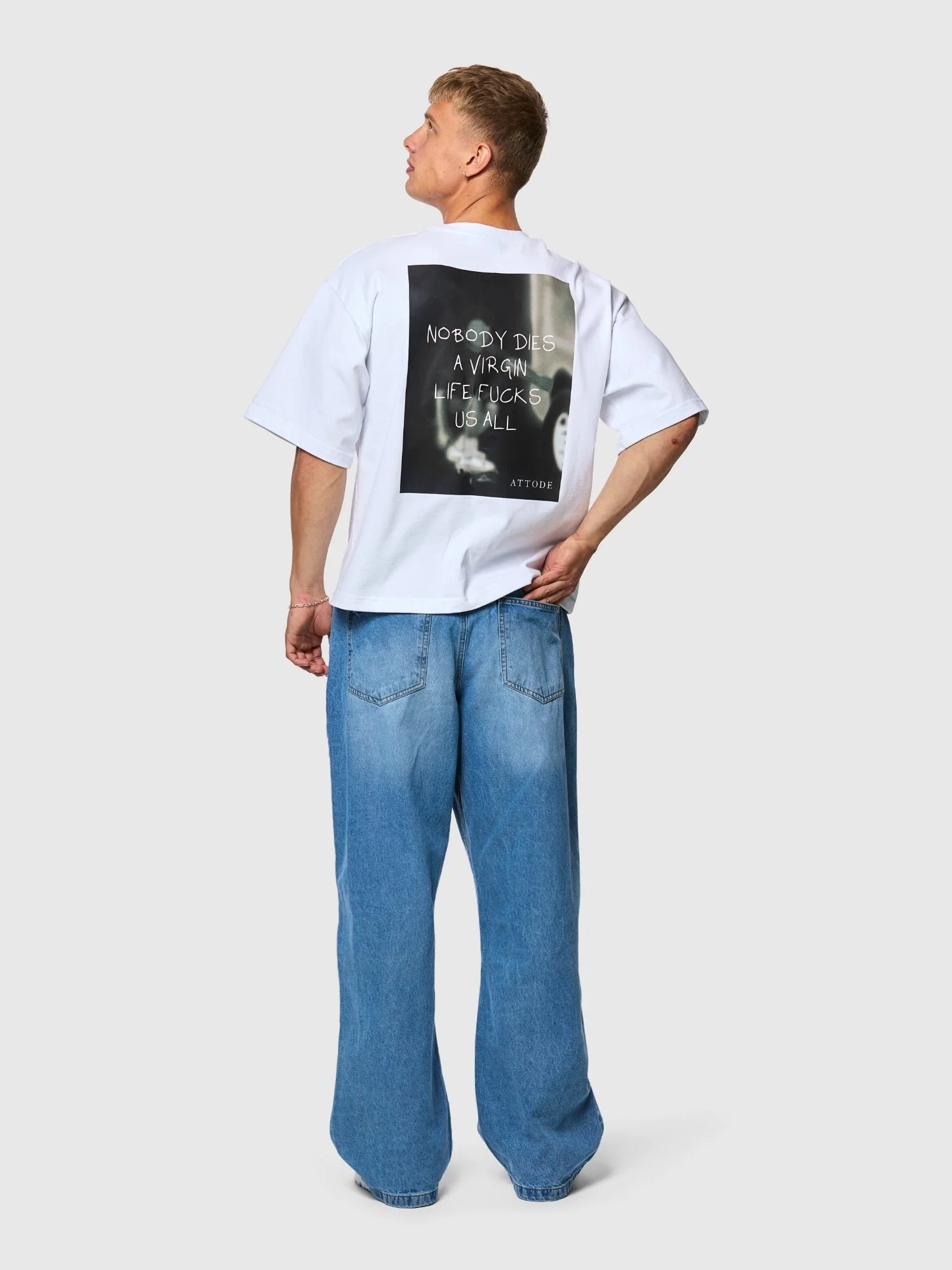 Nobody Dies T-shirt White - Image 4