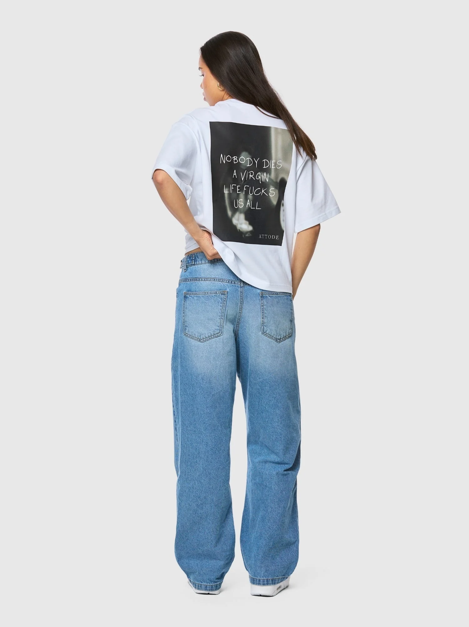 Nobody Dies T-shirt White - Image 7